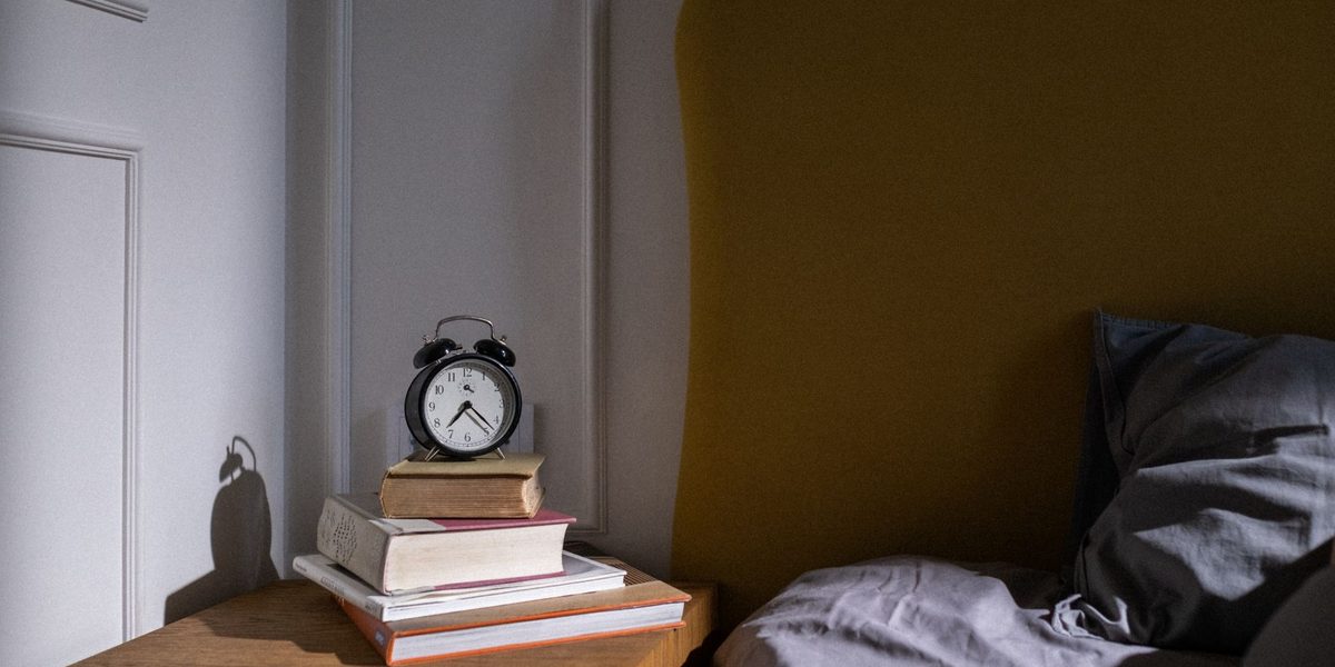 How to Sleep Well Across Time Zones and Beat Jet Lag Faster