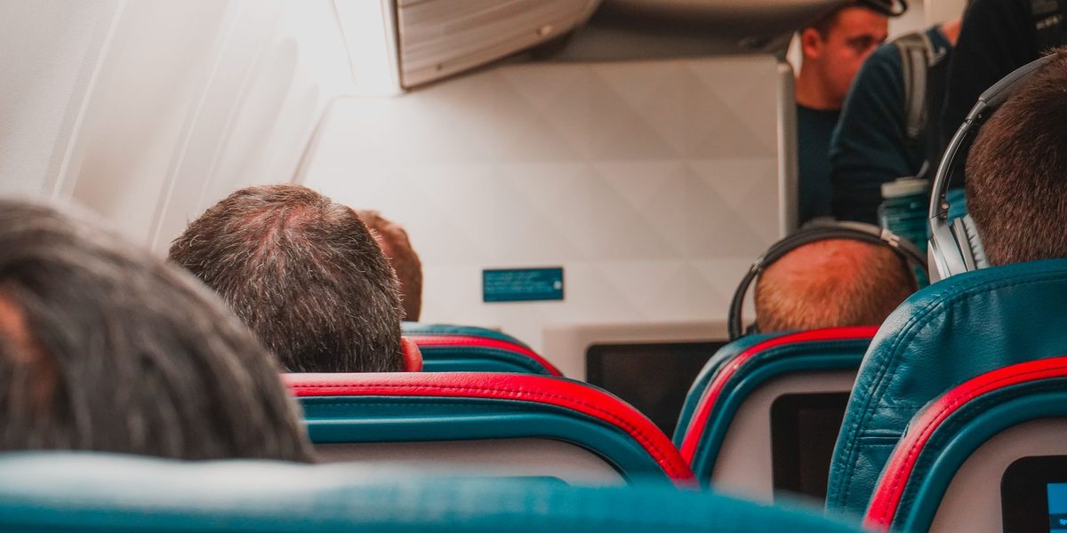 How to Stay Healthy on a Long Flight